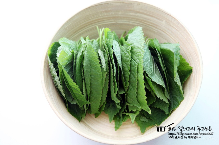 Delicious Perilla Leaf Pickles