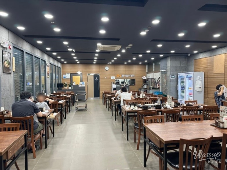 Spacious parking area for hotel guests