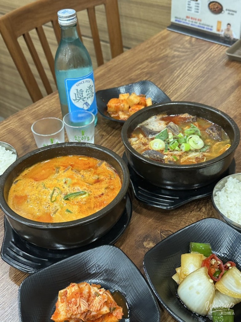 Poster with pictures of nearby Yesan tourist attractions