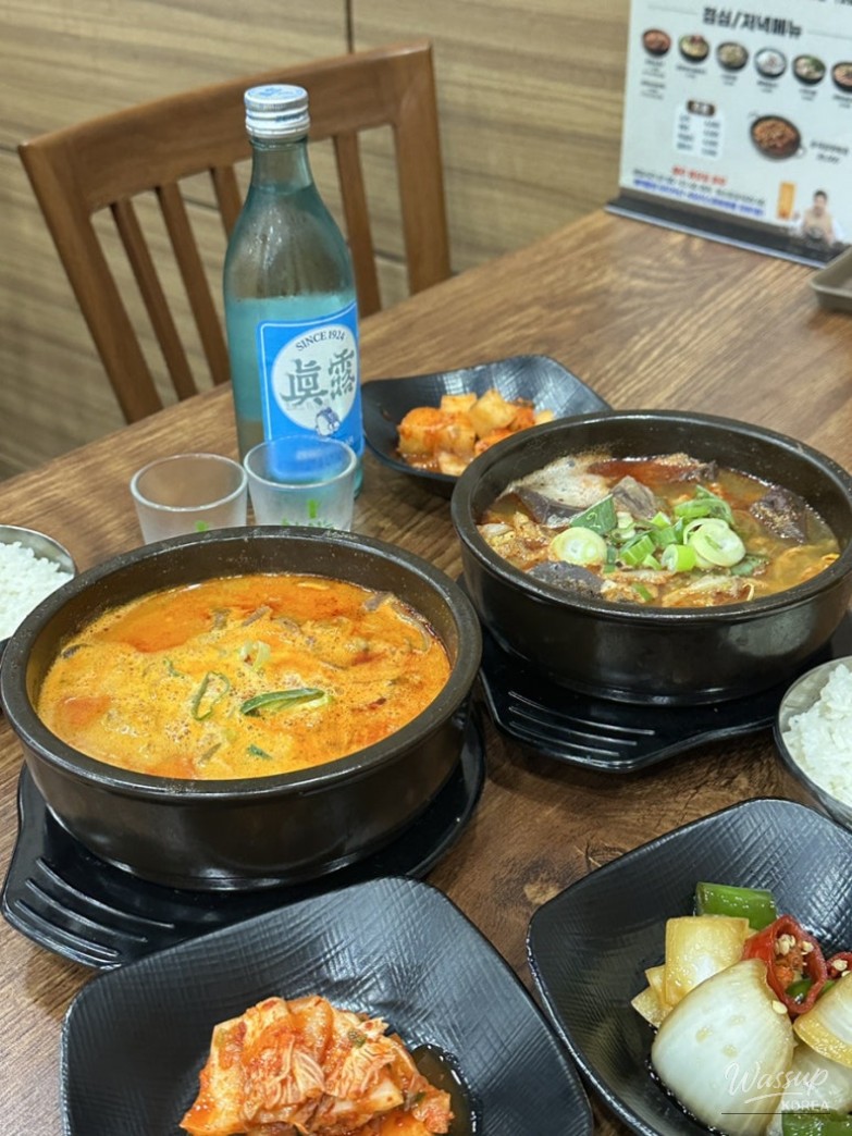 Green rural field view from the nature walk path