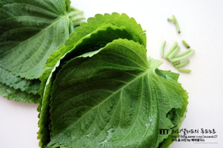 Delicious Perilla Leaf Pickles