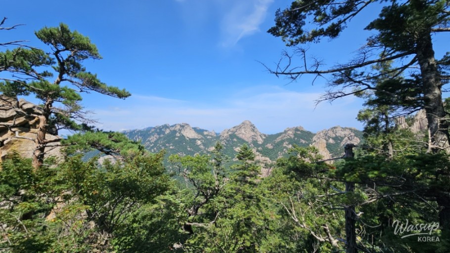 The main hall of Bongjeong Hermitage under a clear blue sky