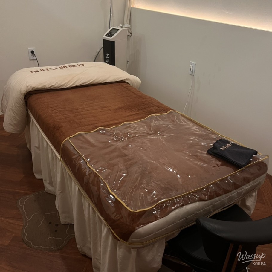 Decollete Massage
