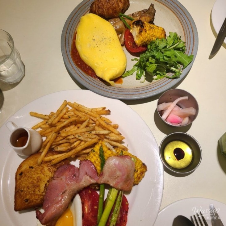Delicious French Toast and Omelet