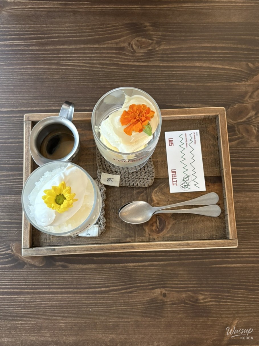 Cafe with Friend