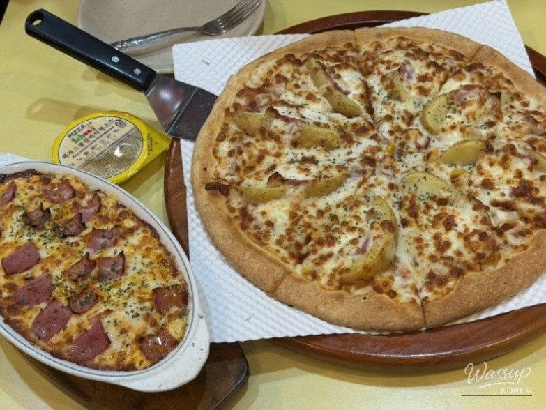 Pizza School Interior