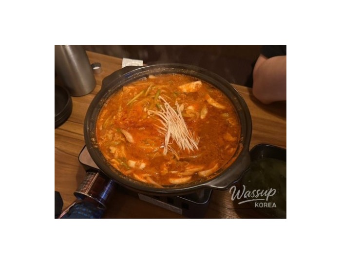Review: A Fresh Take on Korean Cuisine and Drinks at 'Shinseon Suljip Dowon' in Konkuk University float