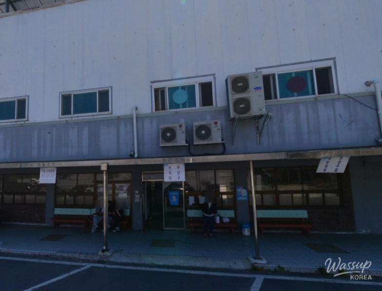Spacious interior and reclining seats inside the Daeya limousine bus