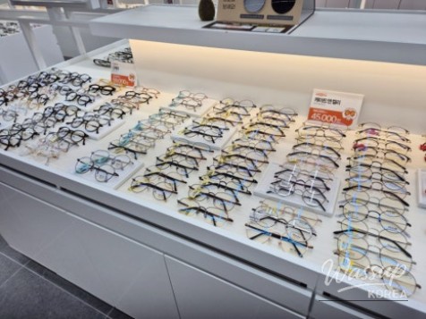 Warm memories of choosing the first pair of titanium glasses