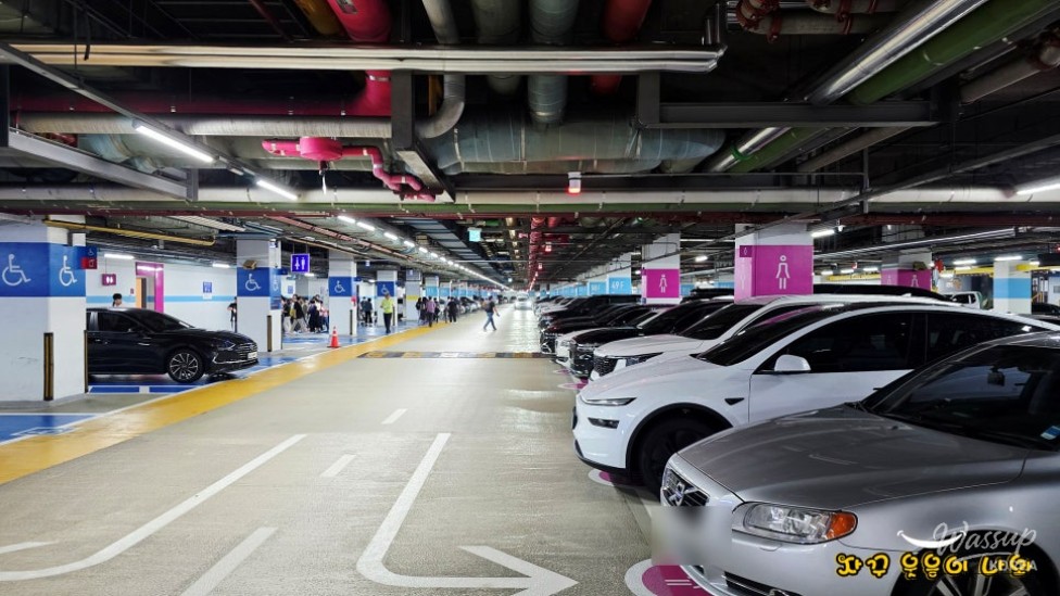 Parking area near COEX Mall entrances