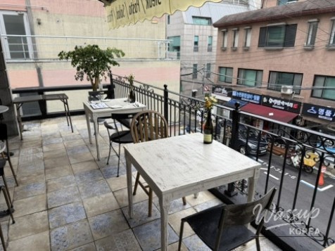 Restaurant atmosphere