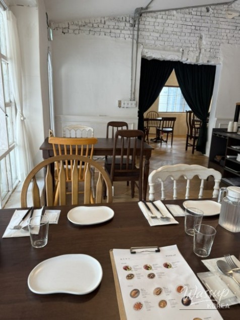 Restaurant atmosphere