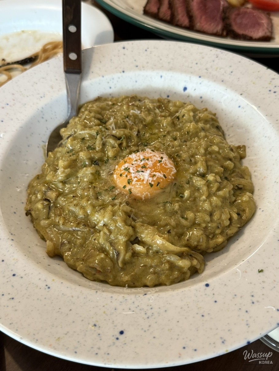 Restaurant atmosphere