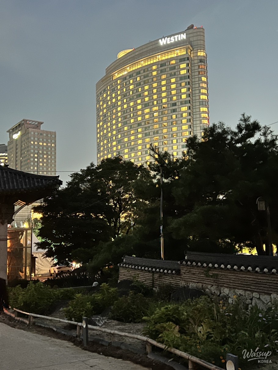 The 23-meter-high Mireukdaebul Maitreya Buddha statue at Bongeunsa Temple