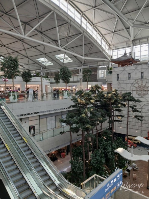 Quick and organized vehicle handover process at Incheon Airport valet parking