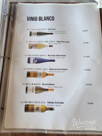 A sizzling pot of Gambas al Ajillo with plump shrimp and garlic