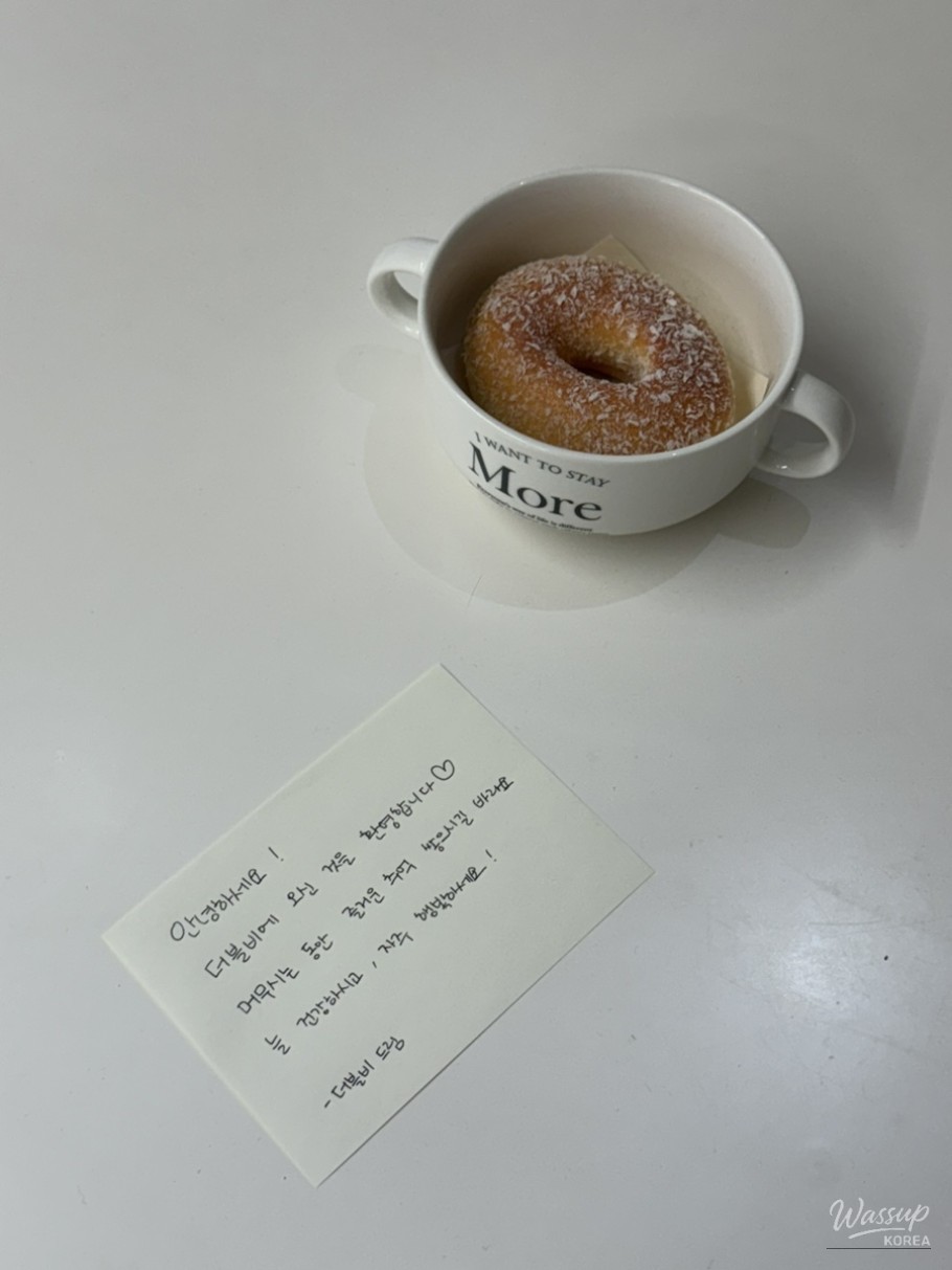 Delicious delivery food spread featuring spicy braised short ribs in the party room