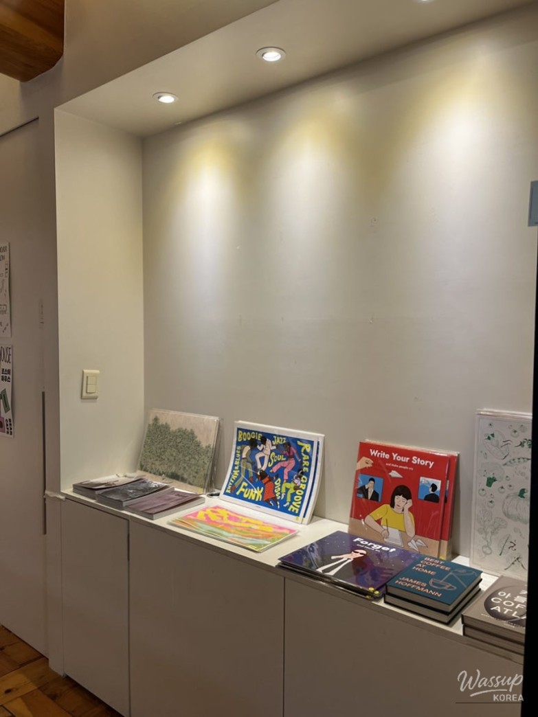 Autumn colors filling the interior space of Book Salon Textbook