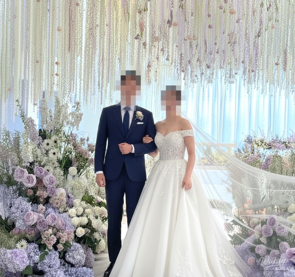 Amazing view of the outdoor parking and natural surroundings of the venue