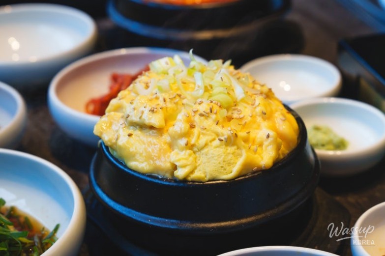 Close-up of crunchy crown daisy stems side dish