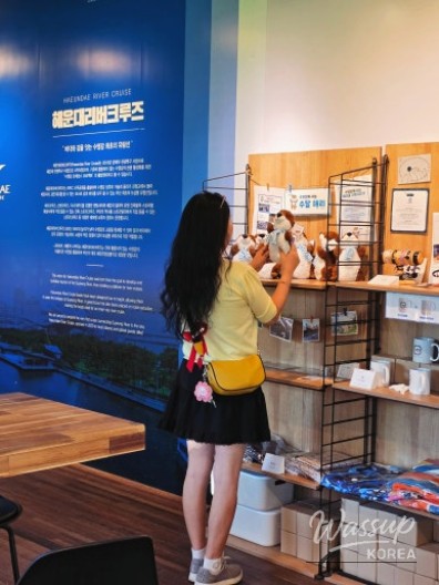 Evening atmosphere on the Haeundae yacht cruise