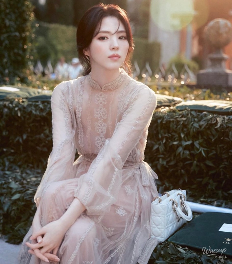 Soft makeup emphasizing empty space and transparency