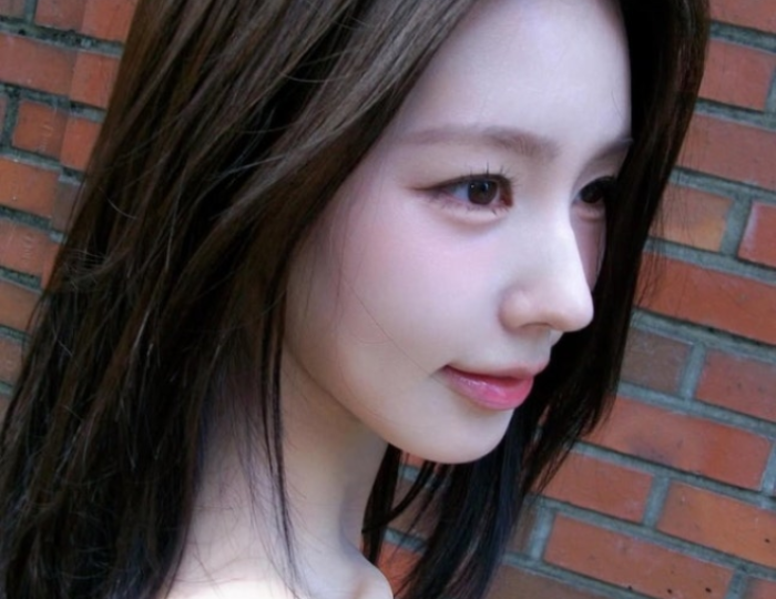 (G)I-DLE's Miyeon Reveals Recent Photos Filled with Early Autumn Vibes float