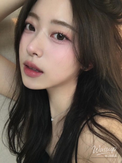 Natural versus bold lip makeup styles in East Asia