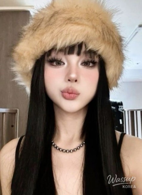 Japanese makeup look highlighting bright skin and pink blush