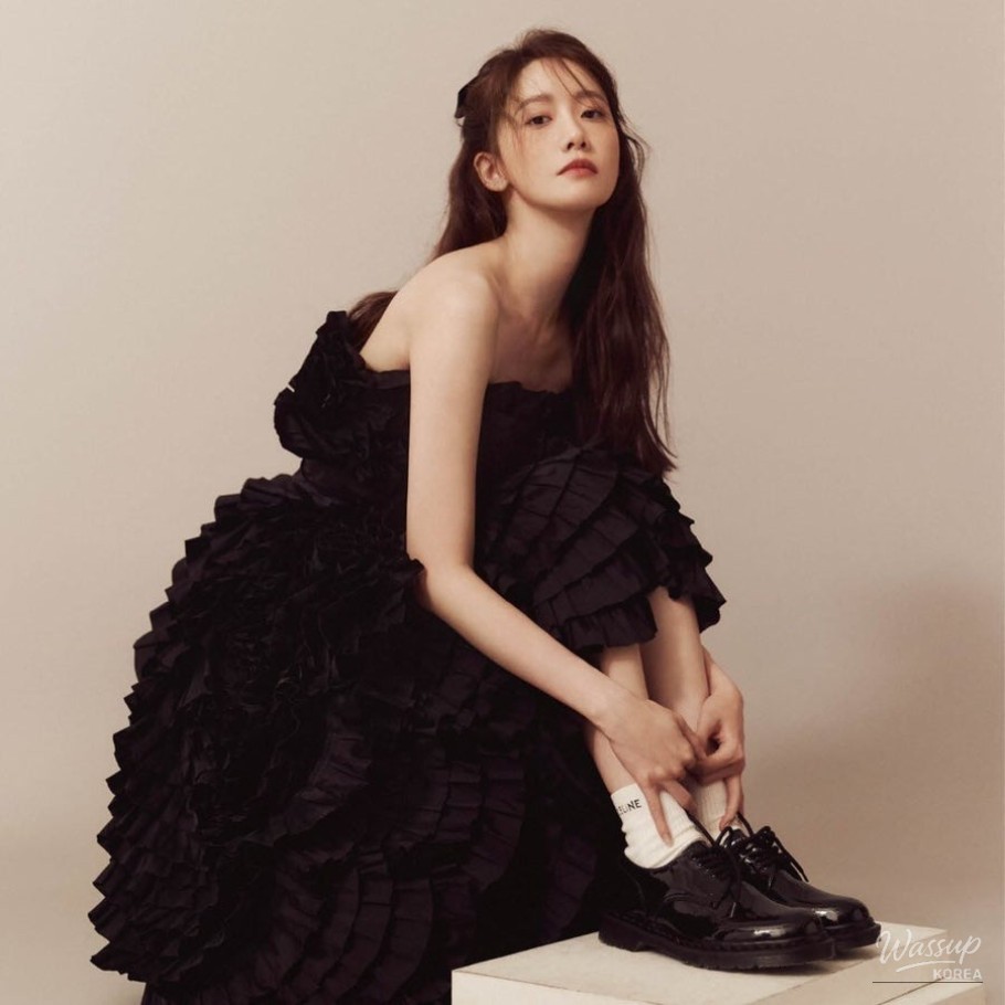 Yoona’s 2021 makeup style emphasizing natural contours and minimal color