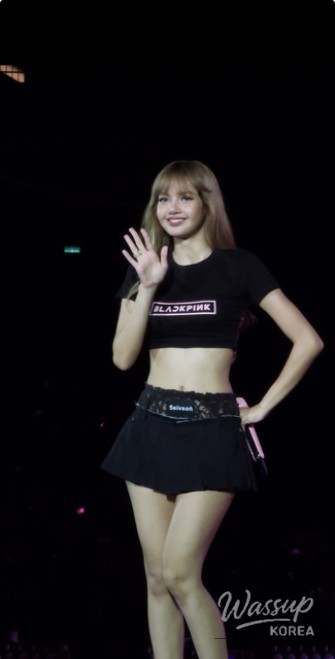 BLACKPINK's Lisa Wears Seivson at World Tour Concert in
