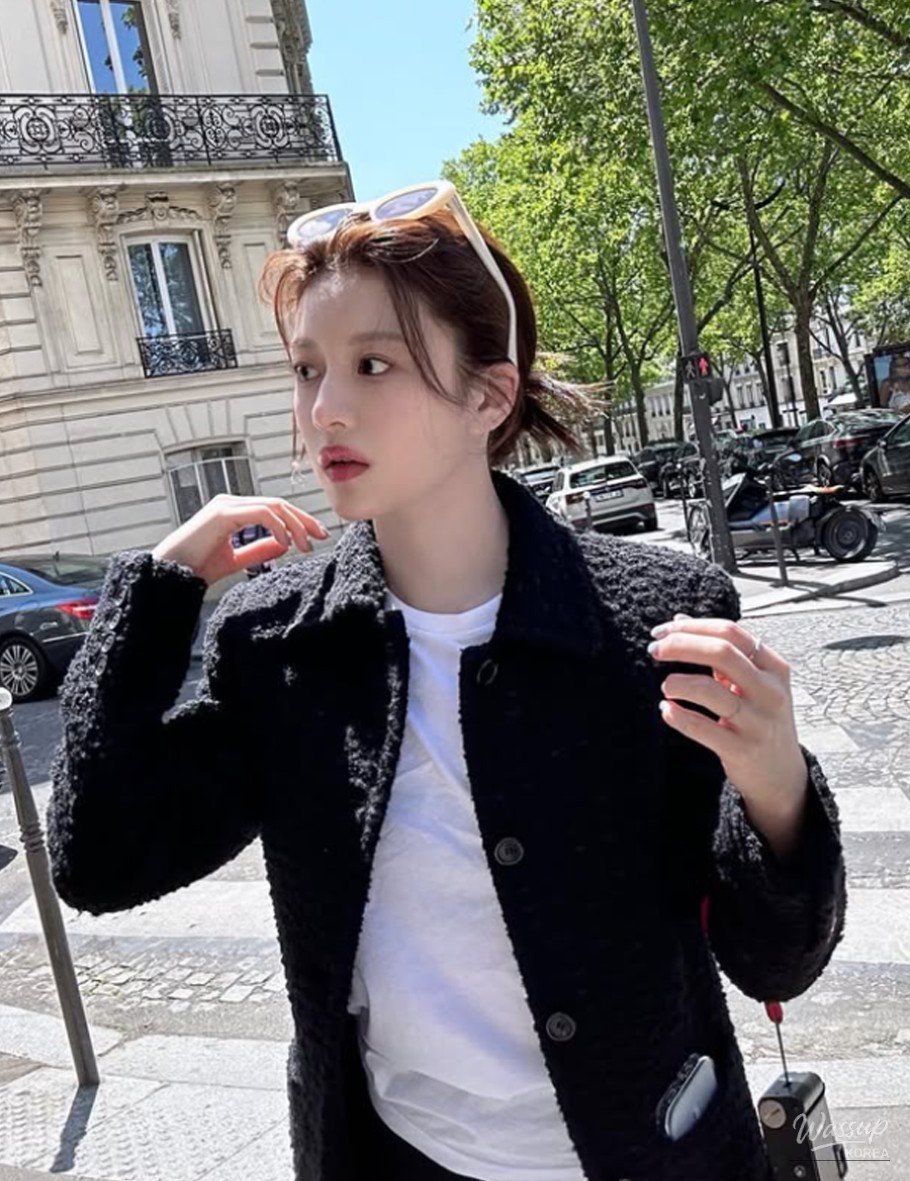 Professional makeup look with defined contours and urban mood