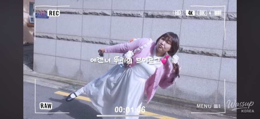 Lee Su-ji introducing the Egen-nyeo Ddu-ji character on a YouTube comedy show