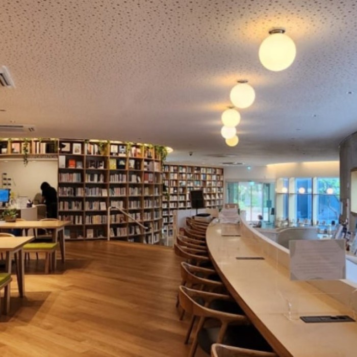 Yangcheon Park Book Shelter: A Haven of Culture and Tranquility470