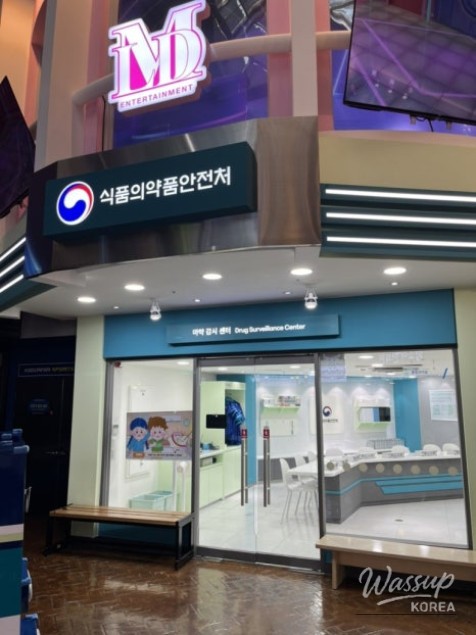 Convenient facilities and spacious corridors for easy stroller and wheelchair access in KidZania