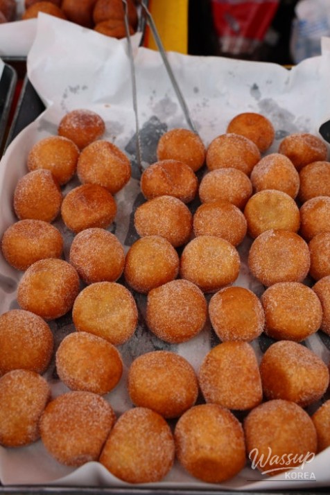 Signage guide for the Korean Peninsula Island deck path