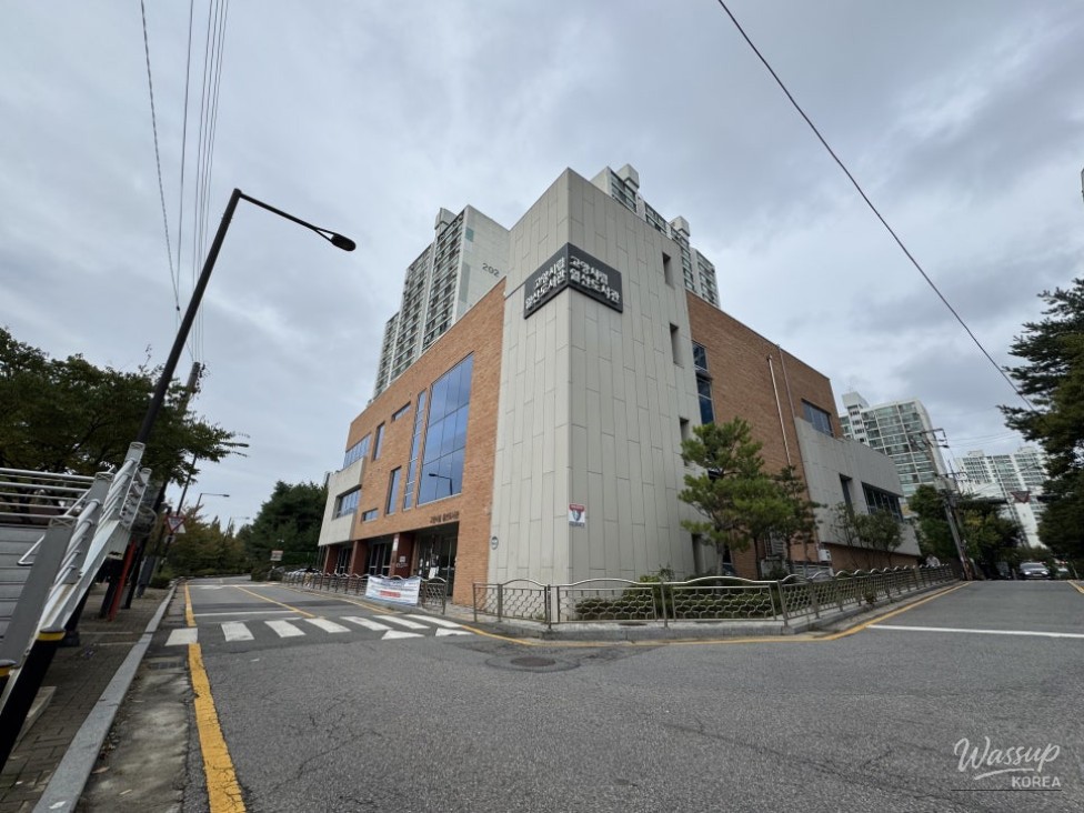 Bright and welcoming entrance hall of Ilsan Library