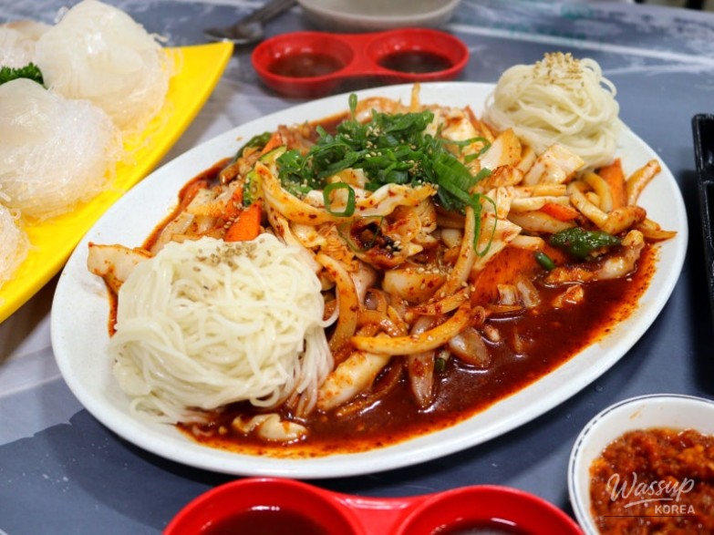 A Cozy Evening in Sokcho with My Daughter_03