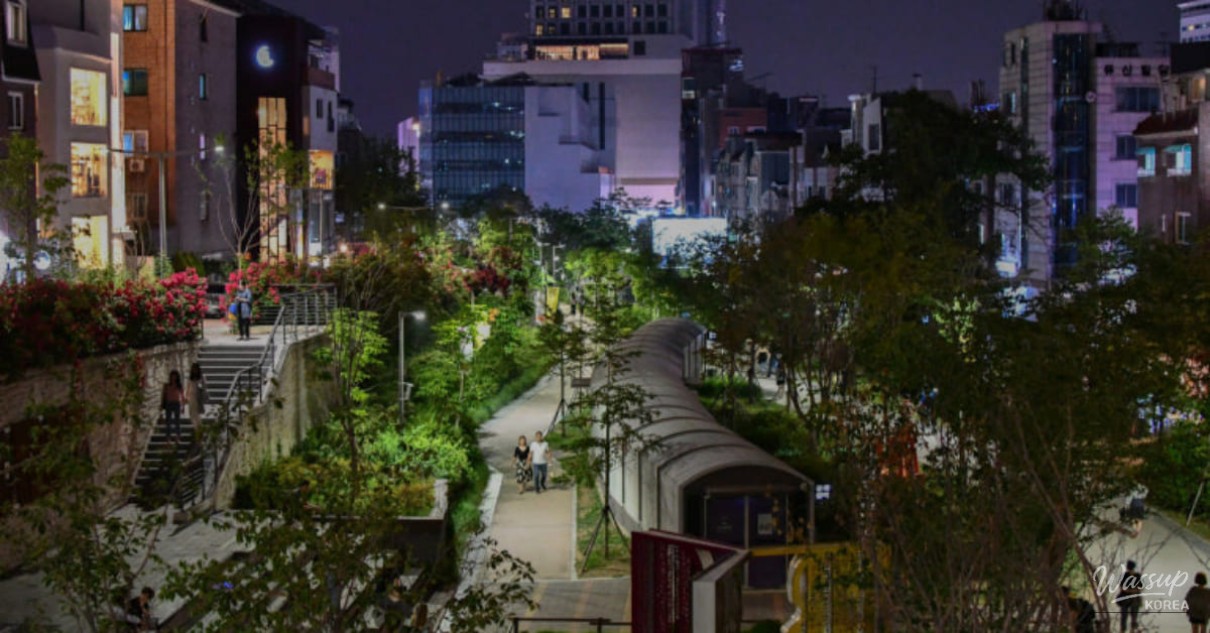 Discovering the Unique Charm of the Gyeongui Line Book Street_01