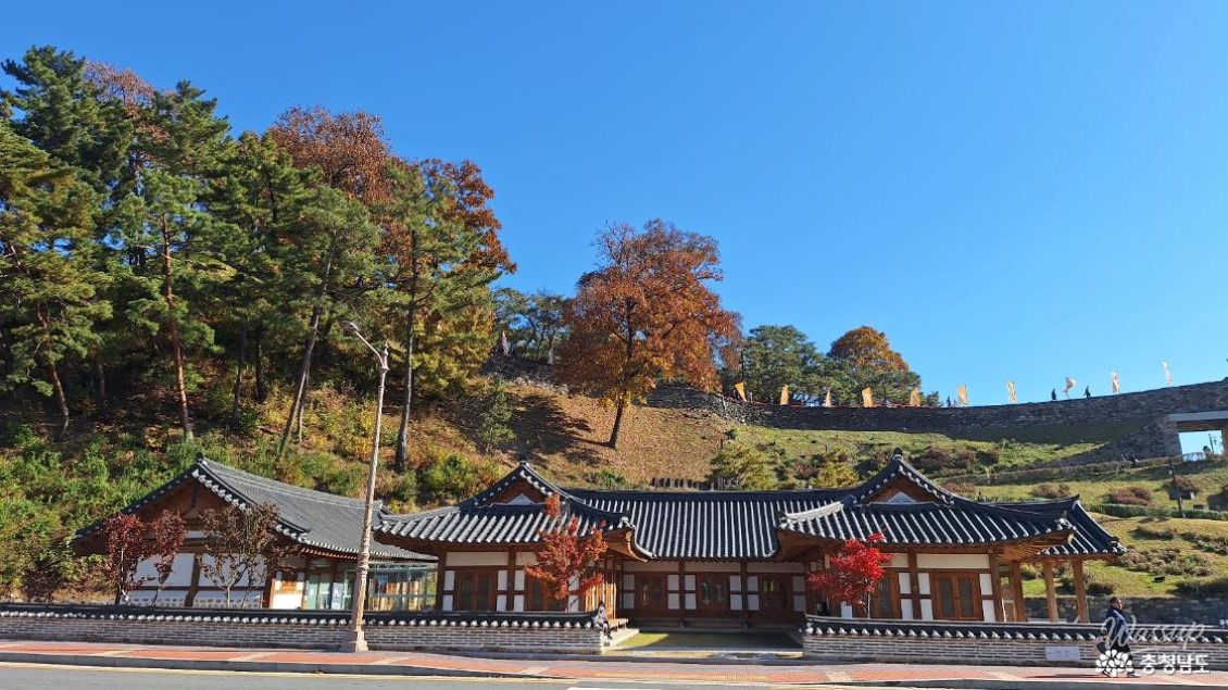 Exploring Gongsanseong Fortress: A Tranquil Retreat in Gongju_05