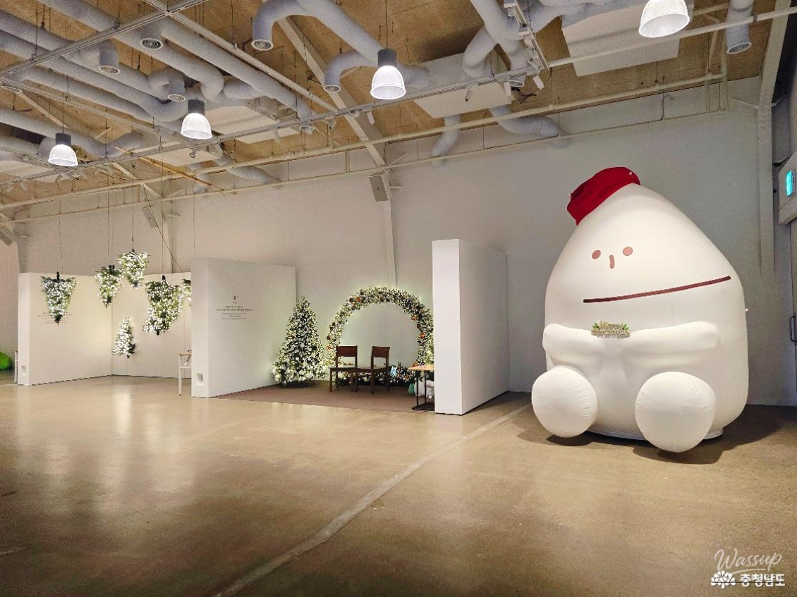 Revitalizing a Warehouse into a Cultural Space_04