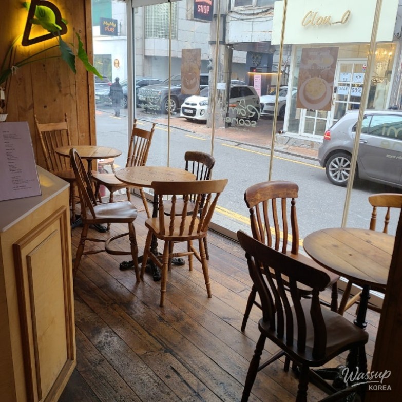 Discovering the Delightful Scones at Cafe Ramiscone in Apgujeong_03