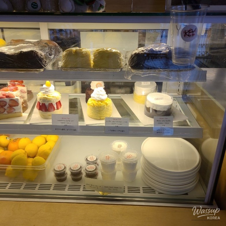 Discovering the Delightful Scones at Cafe Ramiscone in Apgujeong_06