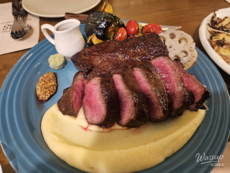 A Food Blogger's Culinary Journey_05