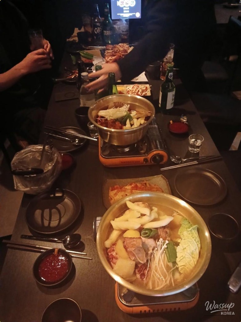 A Delightful Evening at Itaewon Station_02