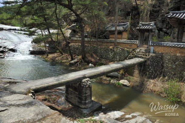 A Winter Visit to Manhuejeong: Nature's Serenity_02