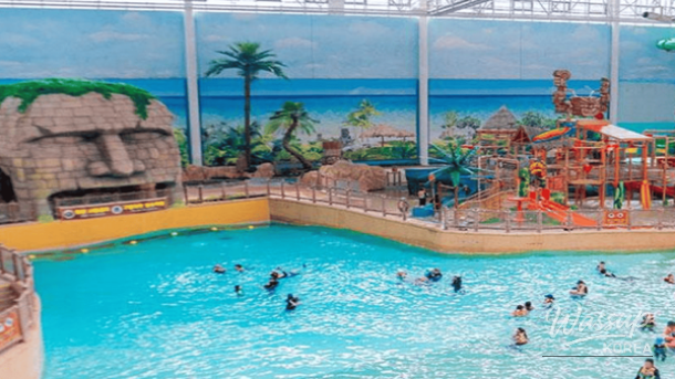 Top 4 Indoor Water Parks for a Warm Winter Getaway_03