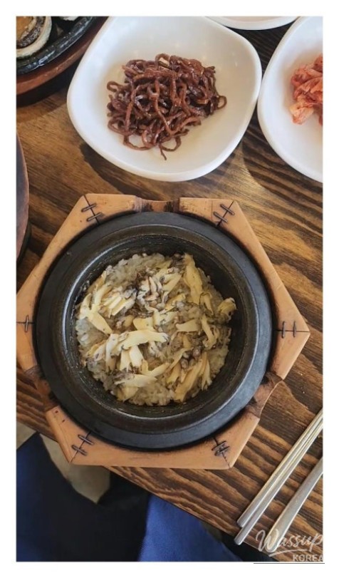 Experience the Essence of Abalone Butter Grilled at Sanbangsan Main Branch in Jeju_02