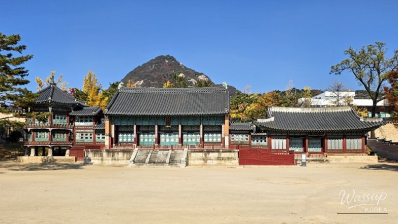 Side view of the Jibokjae library showcasing the brick wall style