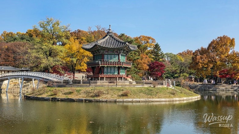 Detailed brick patterns on the walls of Geuncheonggung Palace